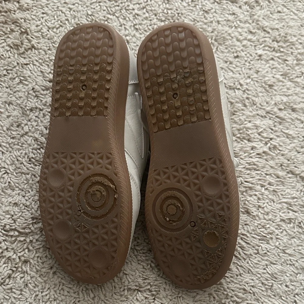 EUC size 7 DV by Dolce Vita White Sneakers - Picture 8 of 9